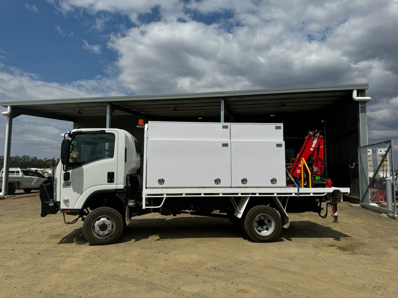 toolbox combination on flat bed truck